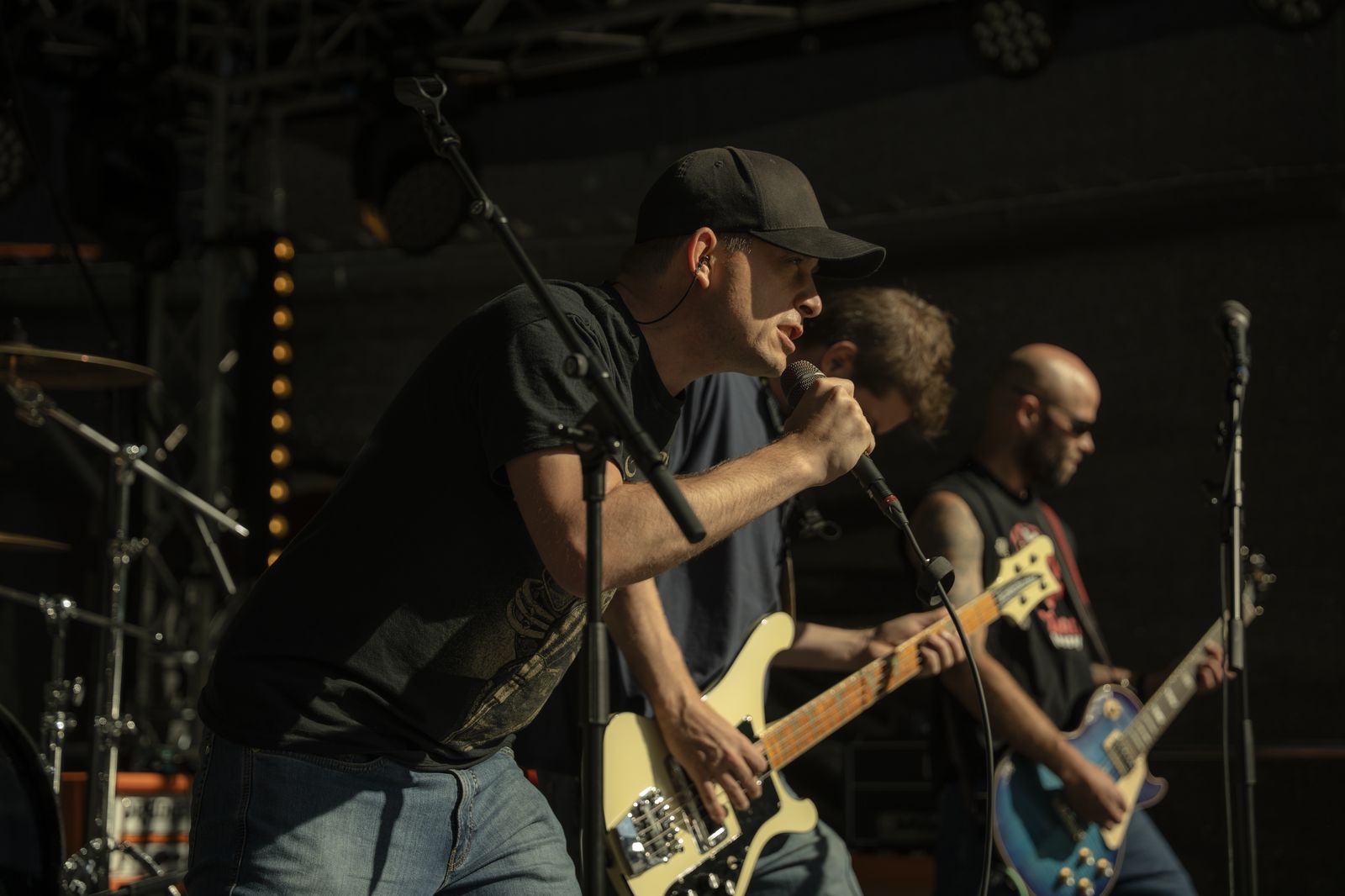 Godless Descent live at Megathon – singer Chrigi